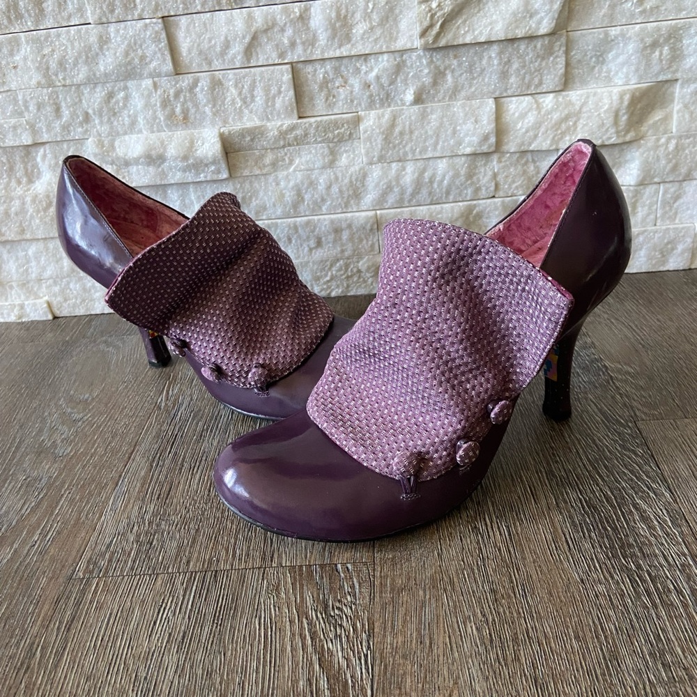 IRREGULAR CHOICE Unique and Fun Purple Heel with Fabric Size 11